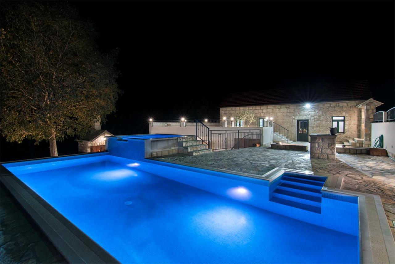 Dvori Stipanovi With Heated Pool And Jacuzzi Villa Donje Rascane Exterior photo