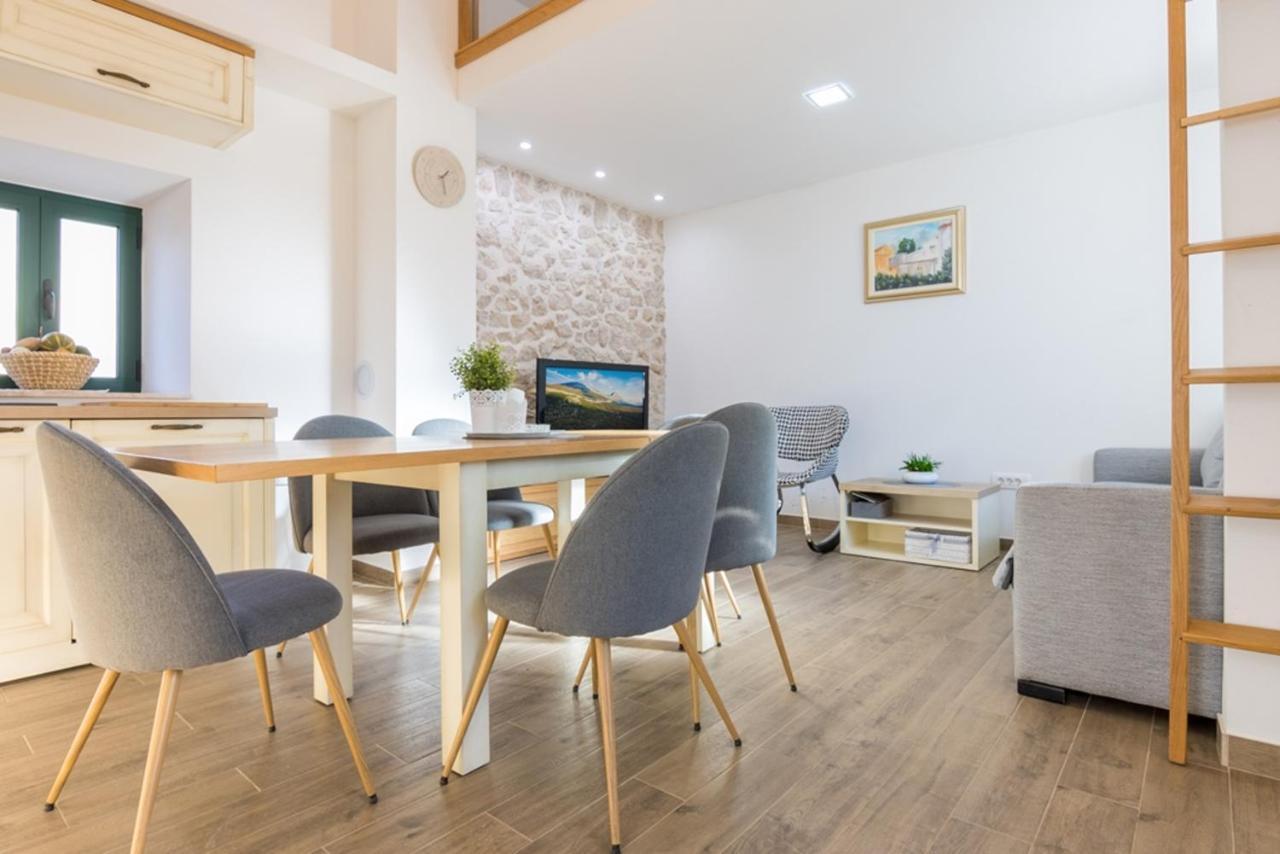 Dvori Stipanovi With Heated Pool And Jacuzzi Villa Donje Rascane Exterior photo