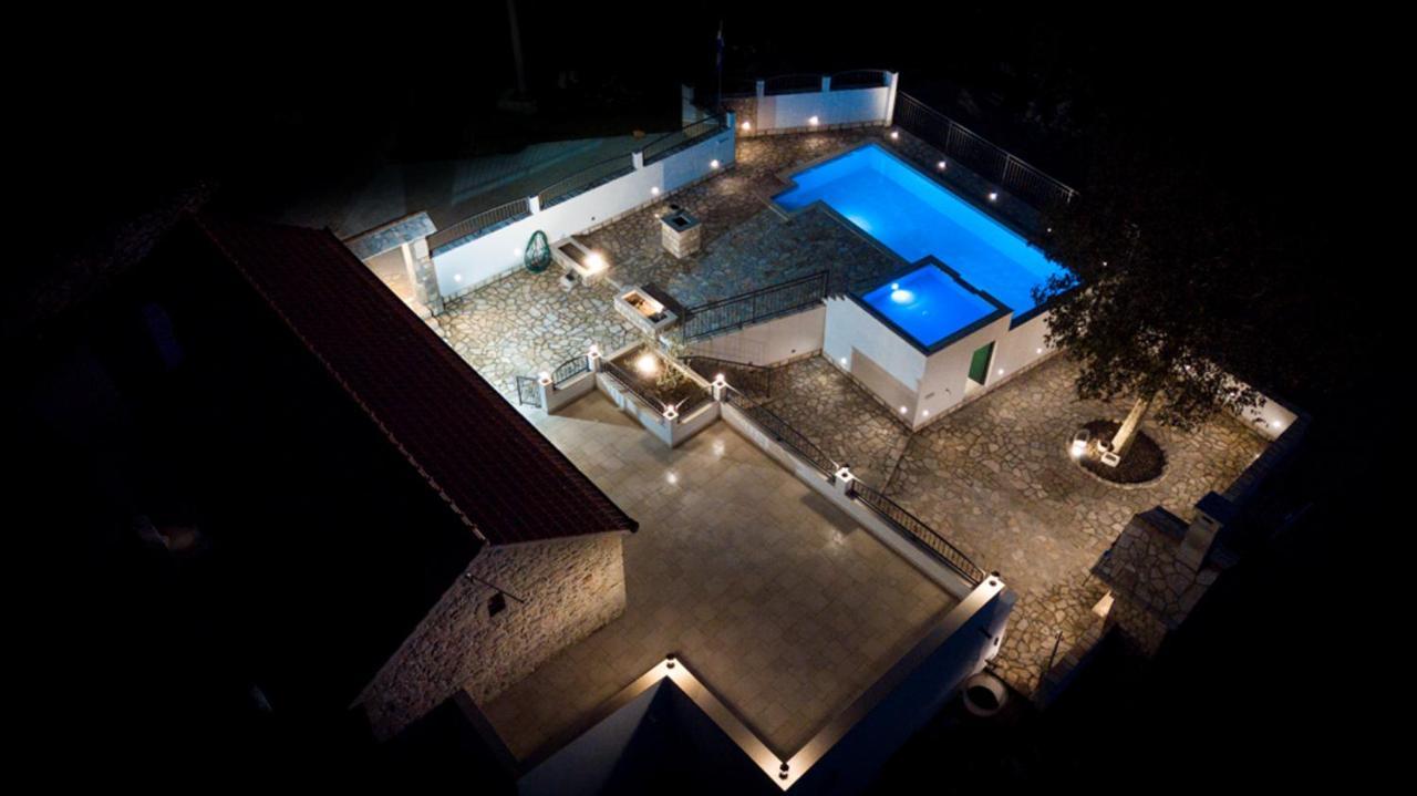 Dvori Stipanovi With Heated Pool And Jacuzzi Villa Donje Rascane Exterior photo