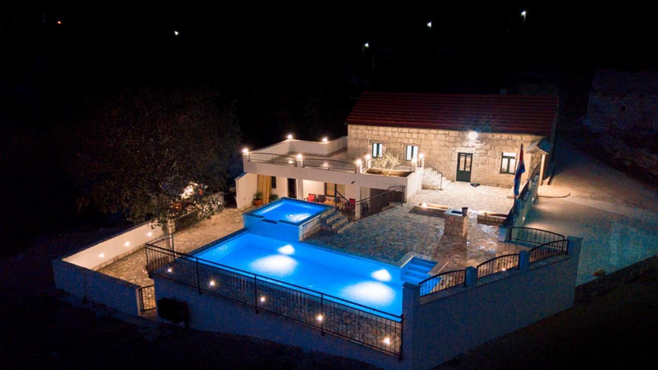 Dvori Stipanovi With Heated Pool And Jacuzzi Villa Donje Rascane Exterior photo