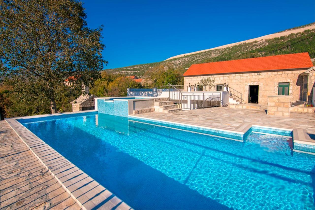 Dvori Stipanovi With Heated Pool And Jacuzzi Villa Donje Rascane Exterior photo