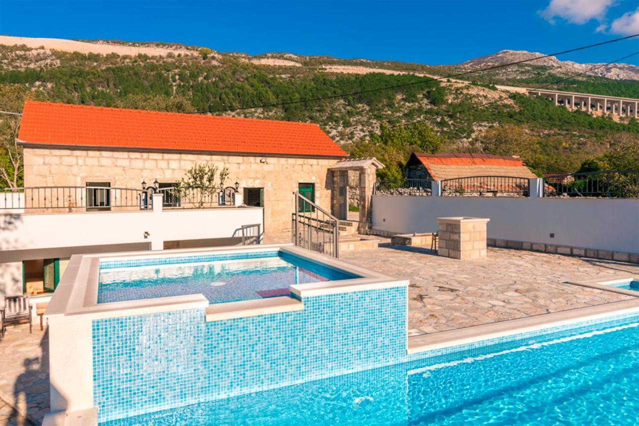 Dvori Stipanovi With Heated Pool And Jacuzzi Villa Donje Rascane Exterior photo