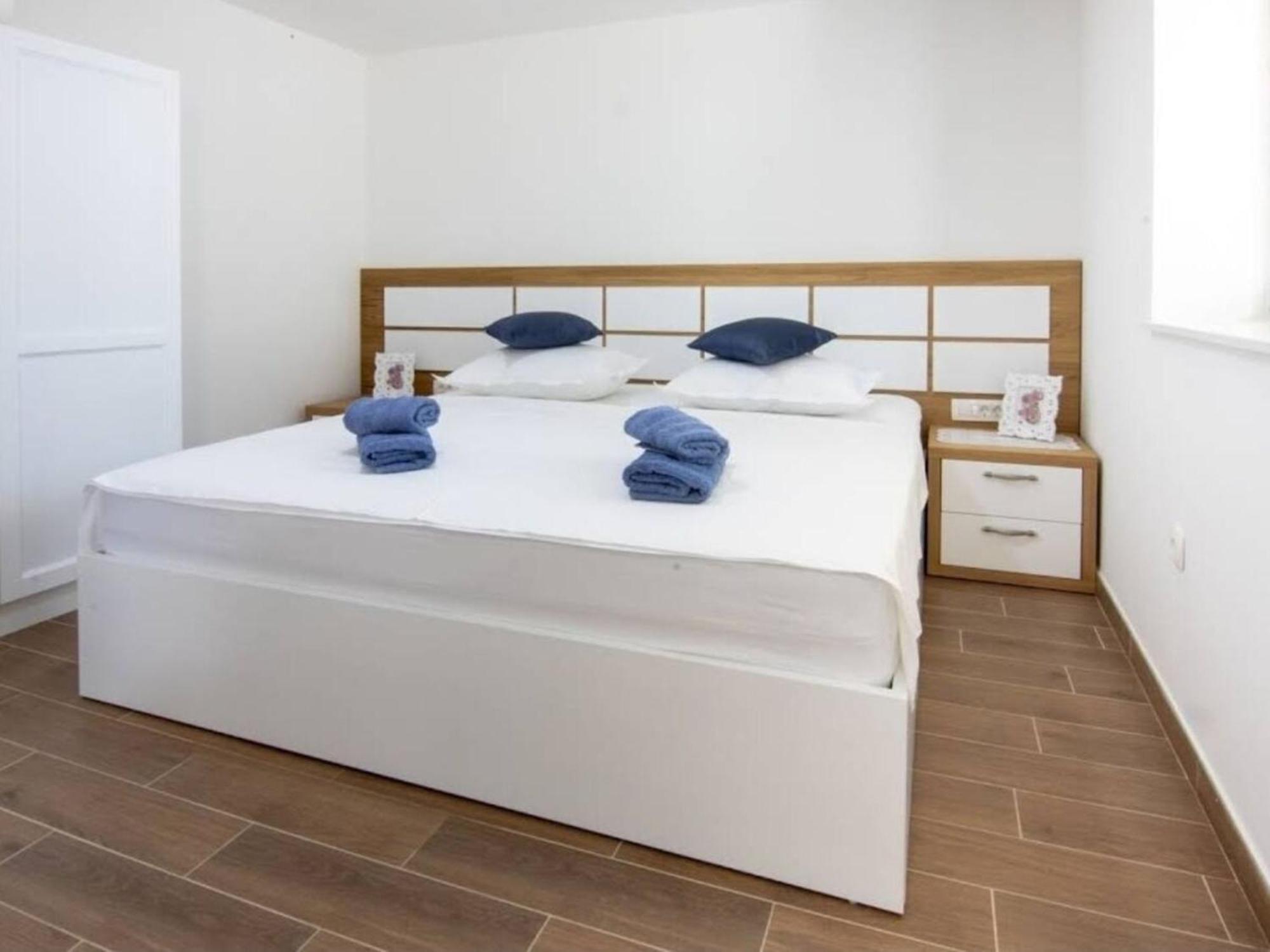 Dvori Stipanovi With Heated Pool And Jacuzzi Villa Donje Rascane Exterior photo